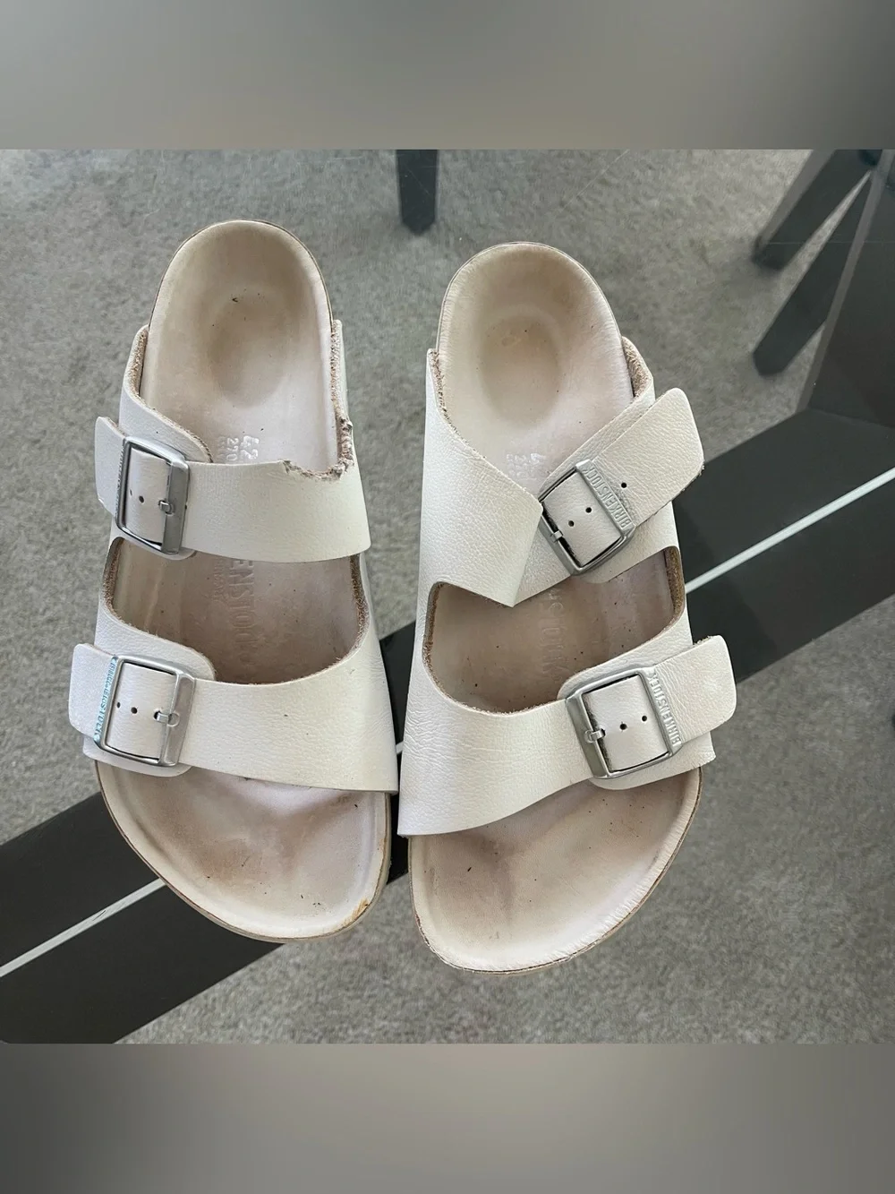 Birkenstock Arizona Birko-Flor Leather White Mens US 9 Womens US 11 EU 42 Comfy